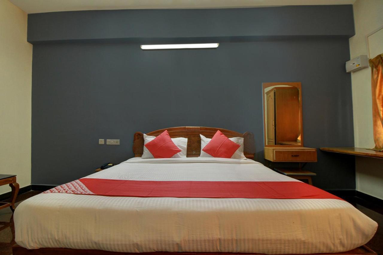 Oyo Flagship 16345 Pkn Residency Hotel มทุราย ภายนอก รูปภาพ