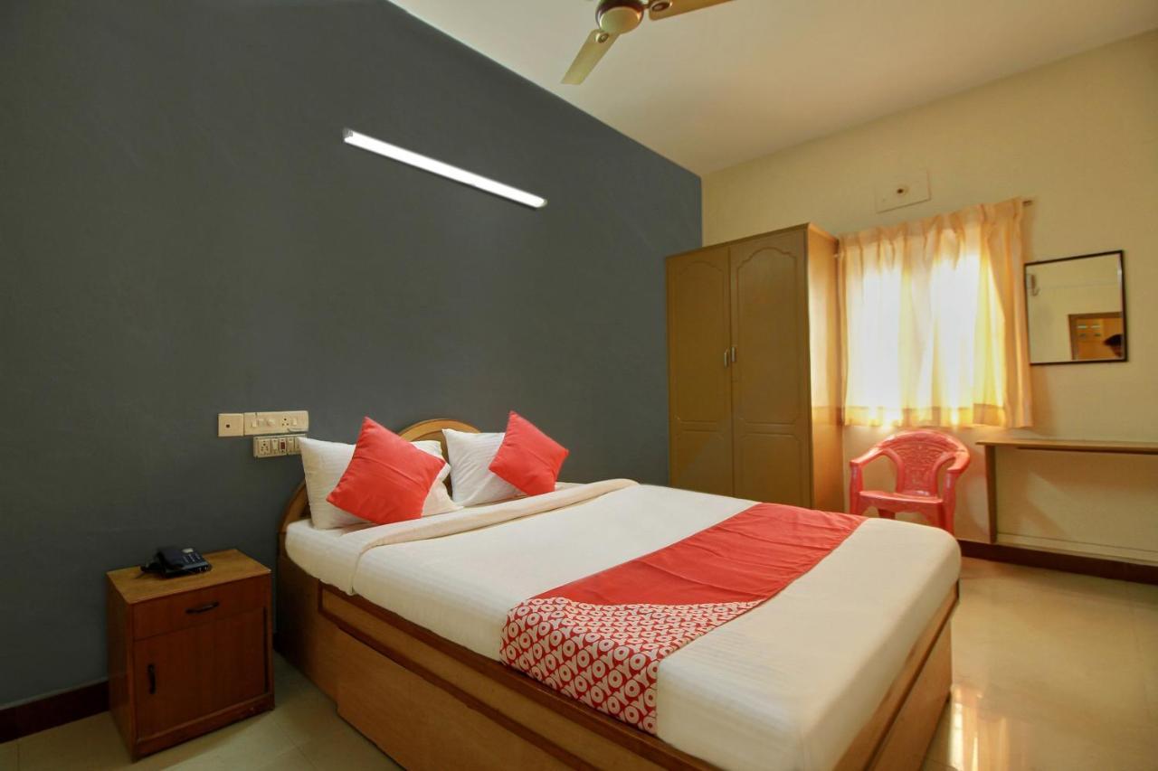 Oyo Flagship 16345 Pkn Residency Hotel มทุราย ภายนอก รูปภาพ