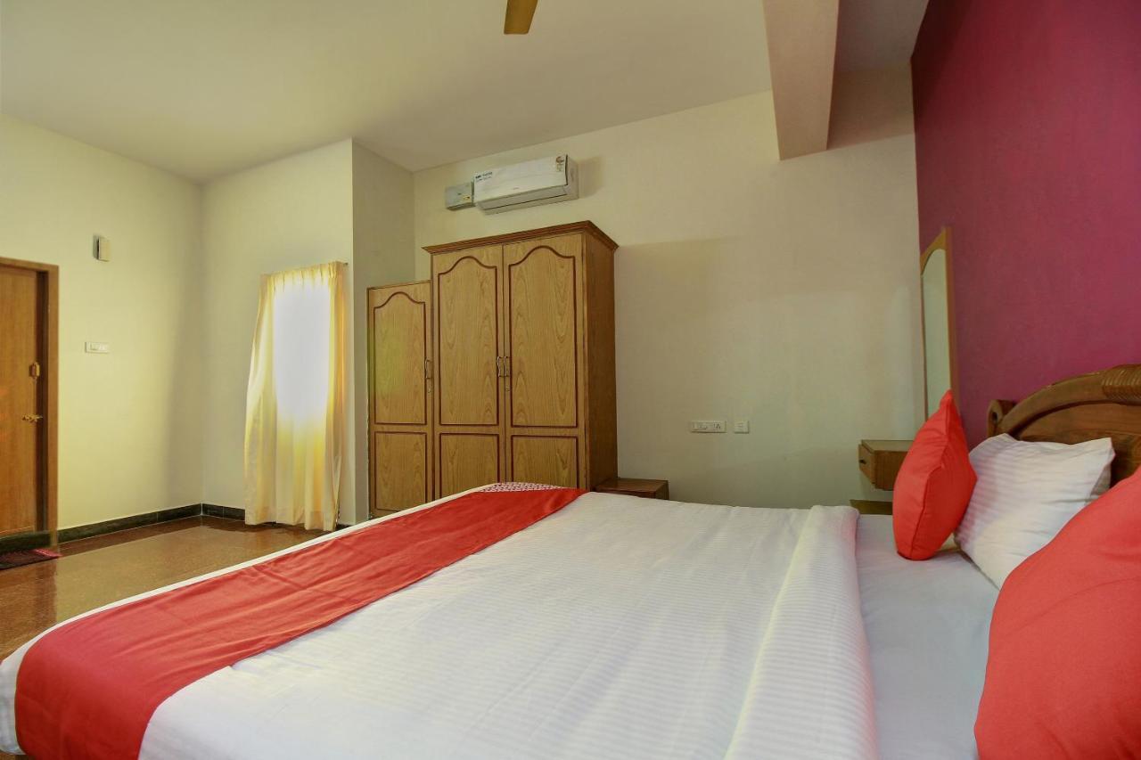 Oyo Flagship 16345 Pkn Residency Hotel มทุราย ภายนอก รูปภาพ