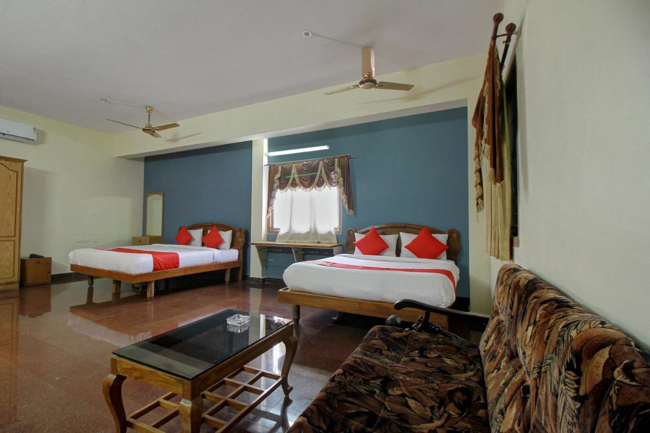 Oyo Flagship 16345 Pkn Residency Hotel มทุราย ภายนอก รูปภาพ