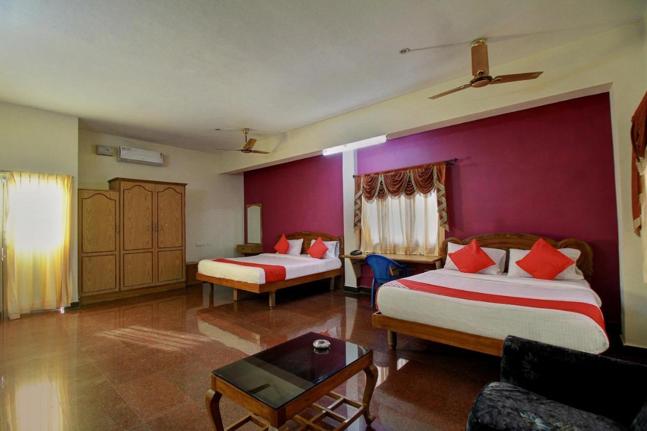 Oyo Flagship 16345 Pkn Residency Hotel มทุราย ภายนอก รูปภาพ