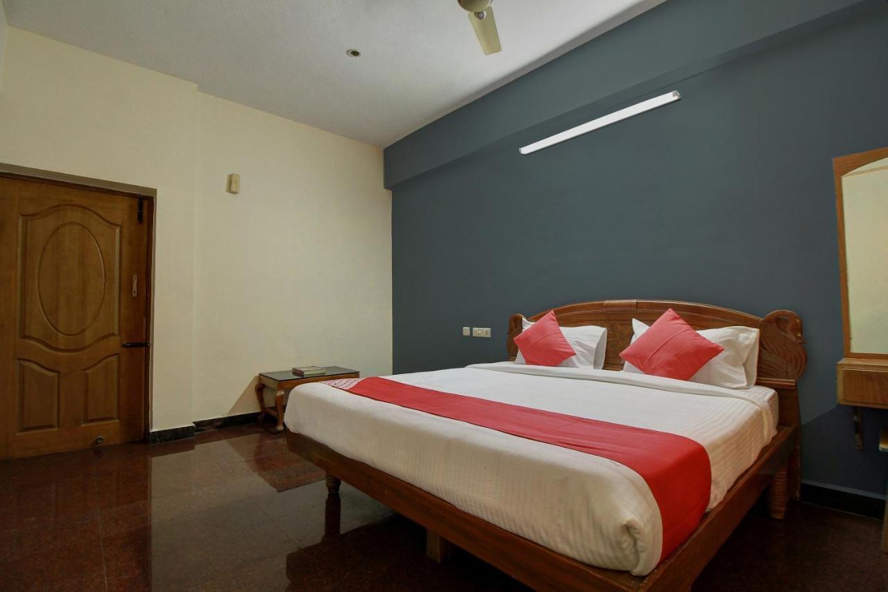 Oyo Flagship 16345 Pkn Residency Hotel มทุราย ภายนอก รูปภาพ