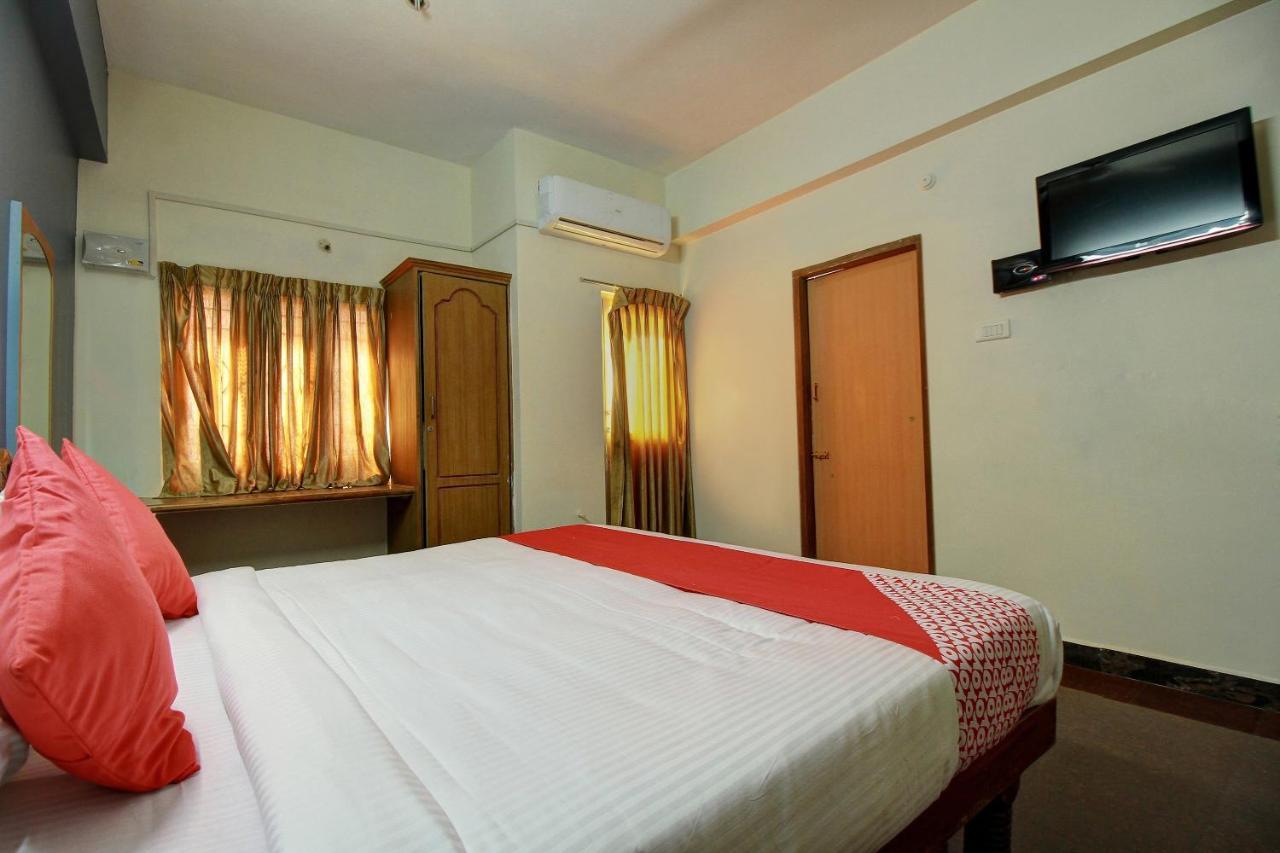 Oyo Flagship 16345 Pkn Residency Hotel มทุราย ภายนอก รูปภาพ